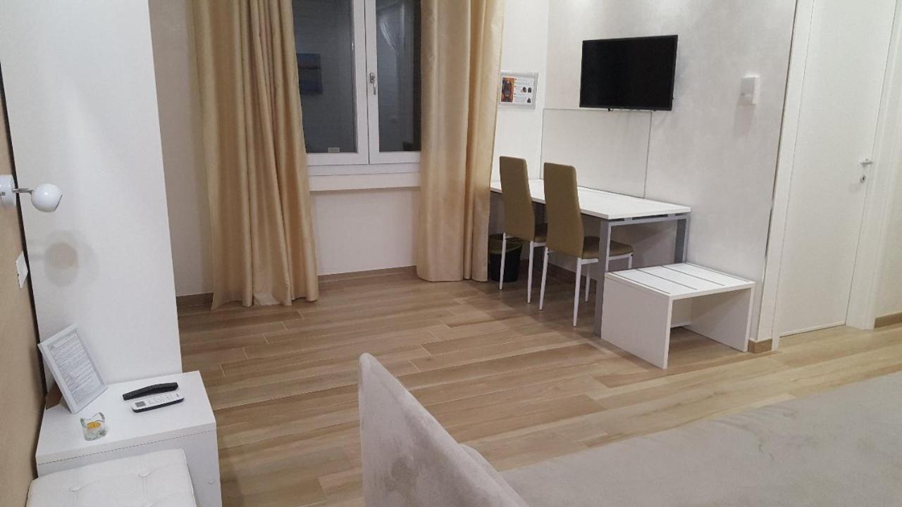 Martina'S House Hotel Porto Cesareo Exterior foto